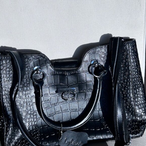 Cape Cod Leather Purse - Picture 2 of 6